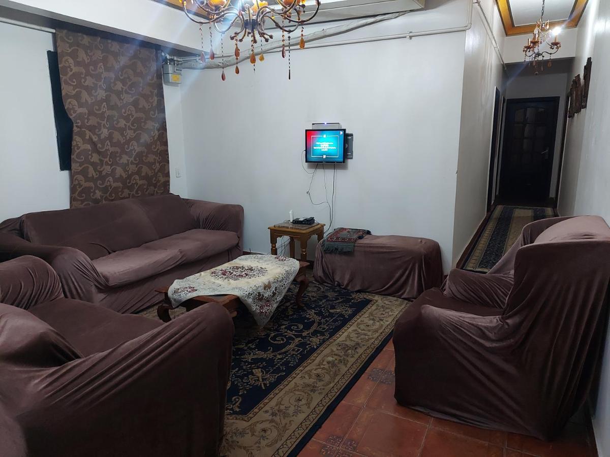 Al Moayad Near To Genina Mall, Abbas Al Akkad * Le Caire